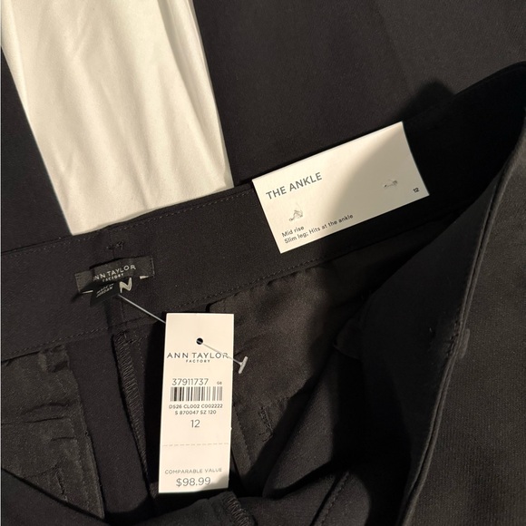 Ann Taylor Black Ankle Pants - Picture 2 of 3